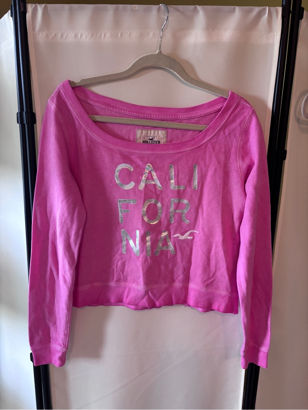 Vintage Y2K Hollister Bright Pink Foil Logo Cropped Pullover